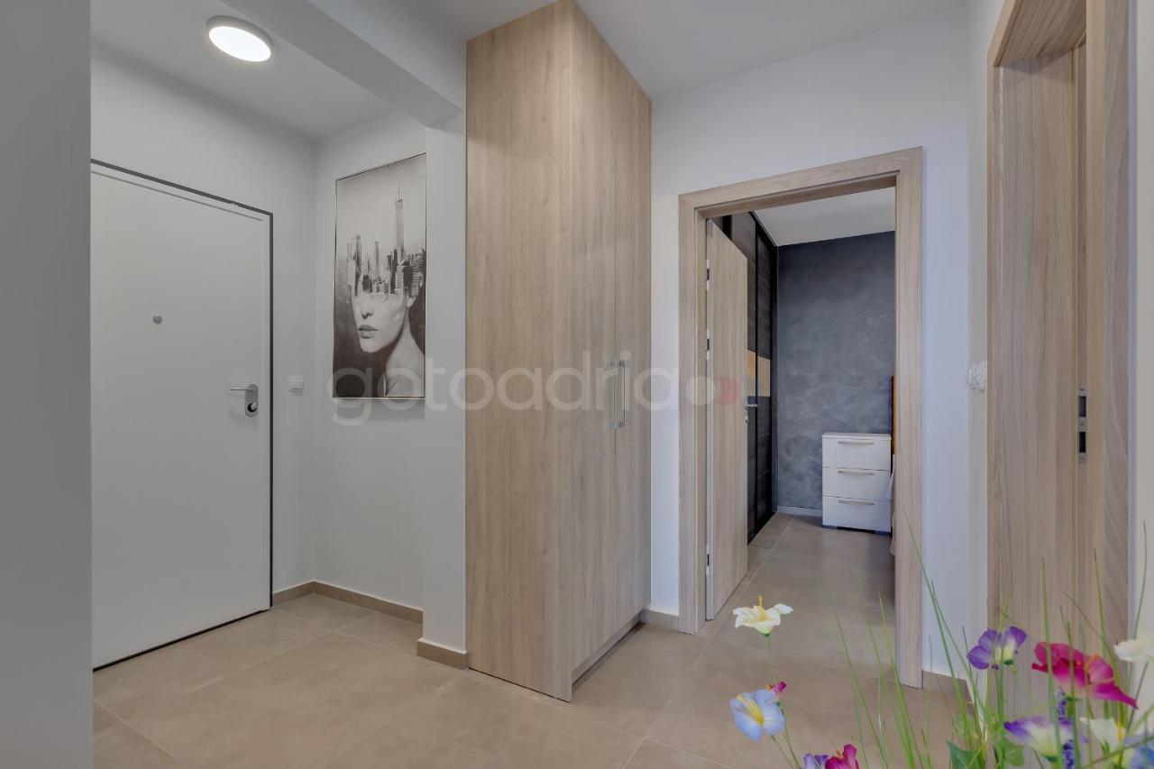 Luxury Seaview Apt Luki - Free Parking Makarska Kültér fotó