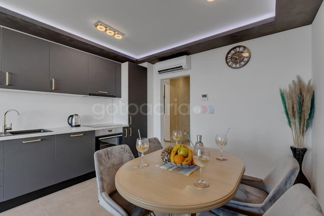 Luxury Seaview Apt Luki - Free Parking Makarska Kültér fotó